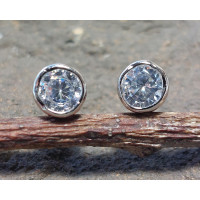 Round Solitaire Stud Earrings 6mm