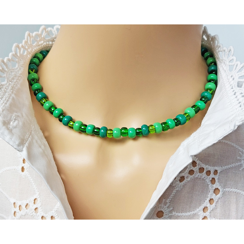 Green Beads Choker Necklace Green Beads Choker Necklace
